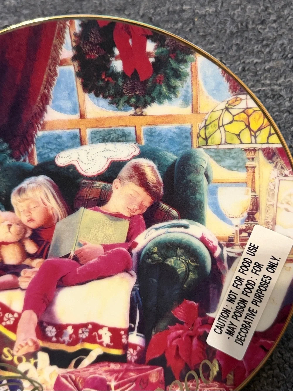 Avon 2000 Holiday Decorative Plate - 22K Gold Rim.